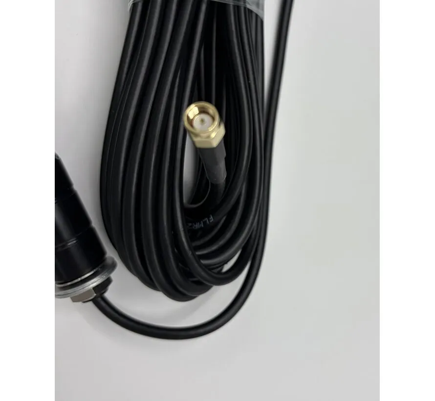 Fiberglas 5G Wandantenne mit CLF200-Kabel und SMA