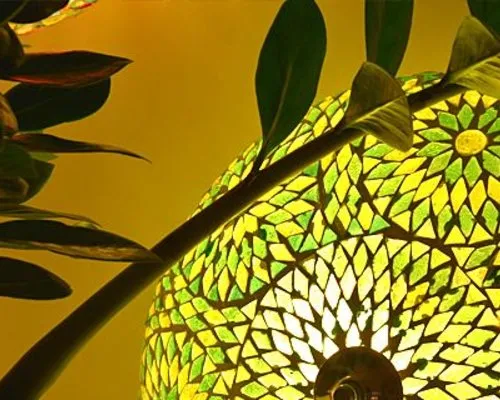 Groene mozaïek plafondlamp en hanglamp helemaal hot!