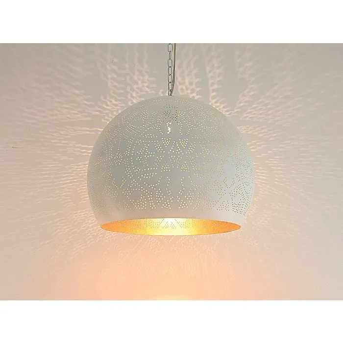 Witte filigrain hanglamp extra groot bol met gouden binnenkant