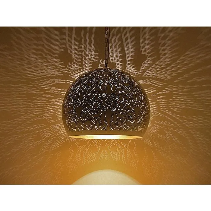 Witte filigrain hanglamp extra groot bol met gouden binnenkant