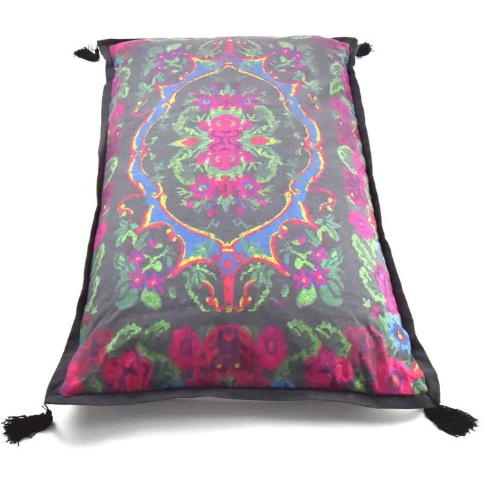 Zwarte rozenkelim vintage zitzak