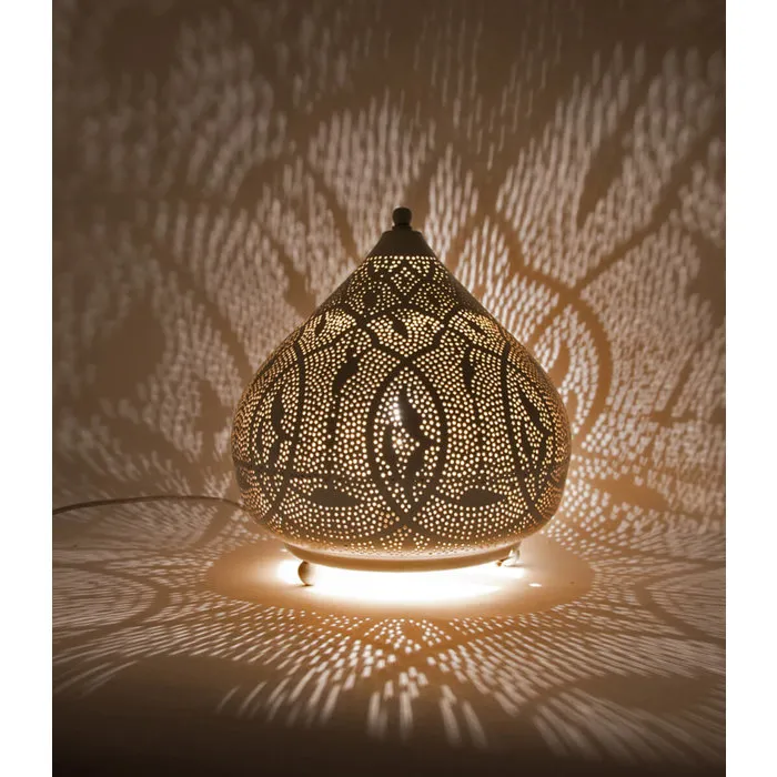 Zilveren oosterse tafellamp met bewerking