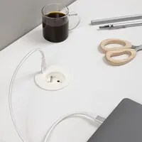 Powerdot Compact Power met USB-C Charger Ø60 mm wit met penaarde BE/FR (UTE)