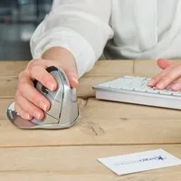 Minicute EZmouse5 bedrade rechtshandige ergonomische muis