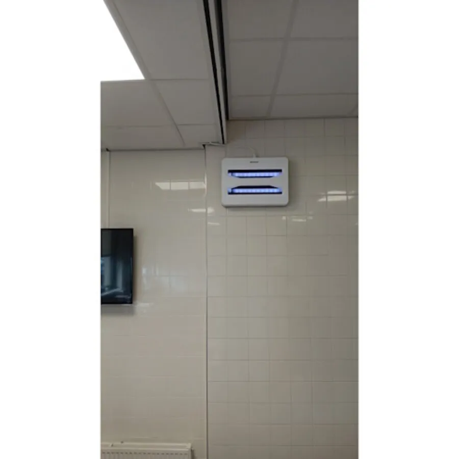 LED 60 vliegenlamp met lijmplaat | wandmodel voor 50–100 m²