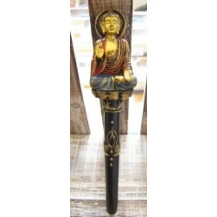 Pen Thaise mediterende boeddha