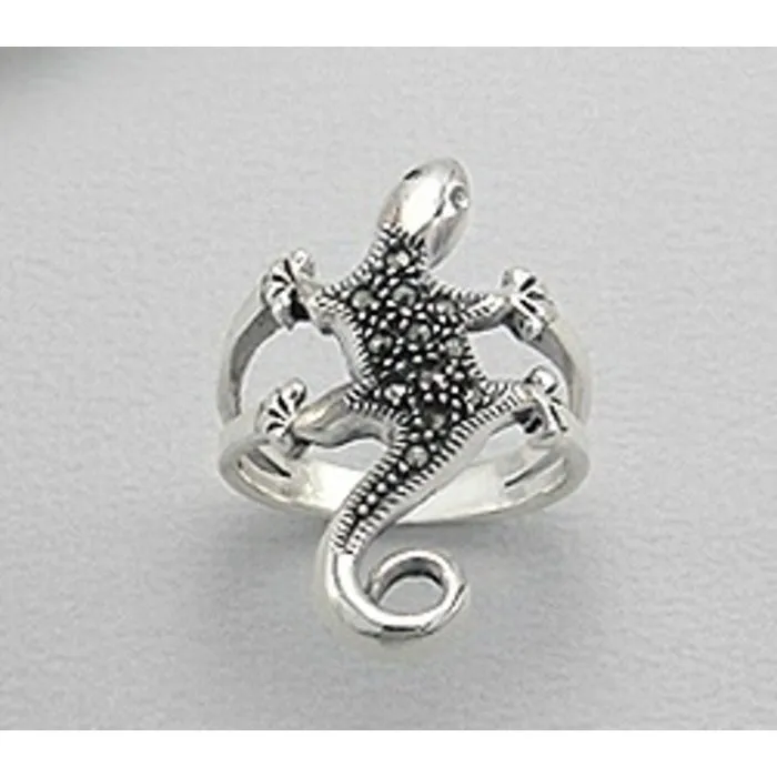 Zilveren ring met een gecko Maat 6