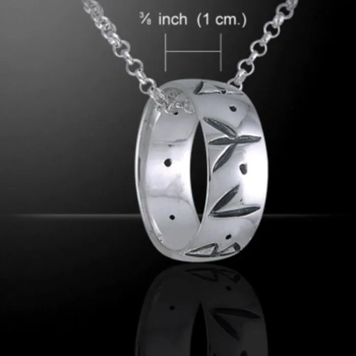 Runen ring aan ketting zilver