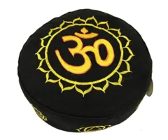 Meditatiekussen goud/zwart 7 chakra's geborduurd