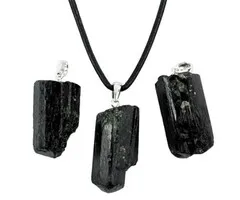 Tourmalijn ruw hangertje met zilveren oogje