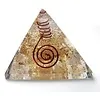 Piramide Orgone met Bergkristal puntjes