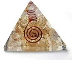 Piramide Orgone met Bergkristal puntjes