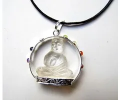 Boeddha hanger bergkristal met chakra steentjes