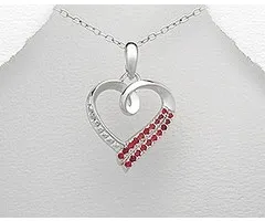 Hanger hartje met Zirkonia steentjes