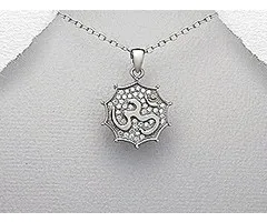 Ohm hanger met zirconia steentjes