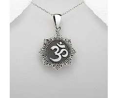 Hanger zilver met Ohm symbool