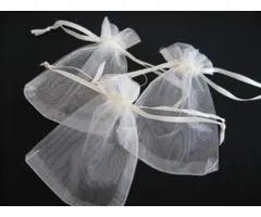 Organza zakje wit middel 9,5 x 15 cm