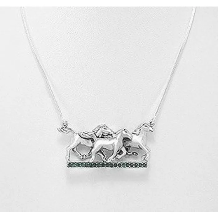 Collier met paarden met robijn edelsteentjes