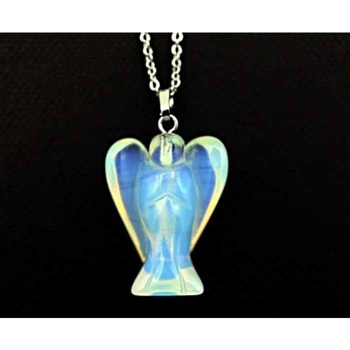 Engel opaliet met ketting