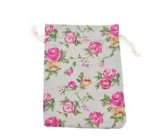 Stoffen cadeautasjes met roosjes groot