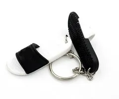 Sleutelhanger met 2 slippers