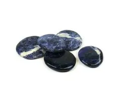 Sodaliet platte steen