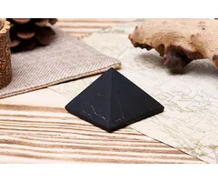 Shungiet piramide onbewerkt 5 cm