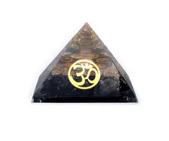 Orgoniet chakra piramide zwarte toermalijn met ohm