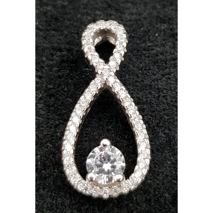 Infinity hangertje met Zirkonia steentjes