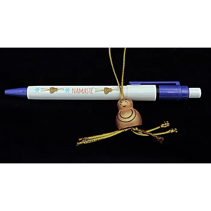 Pen Namaste met  geluksboeddha