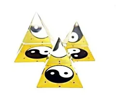 Kristallen piramide yin yang geel
