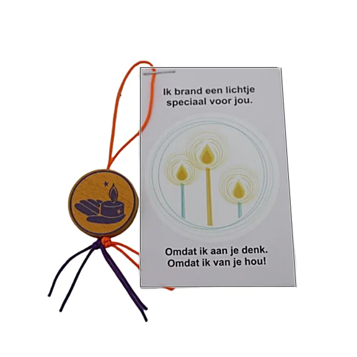 Houten kaarsje op kaartje