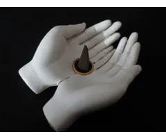 Wierookhouder handen