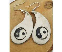 Yin yang oorbel bone