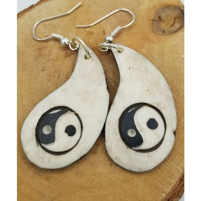 Yin yang oorbel bone