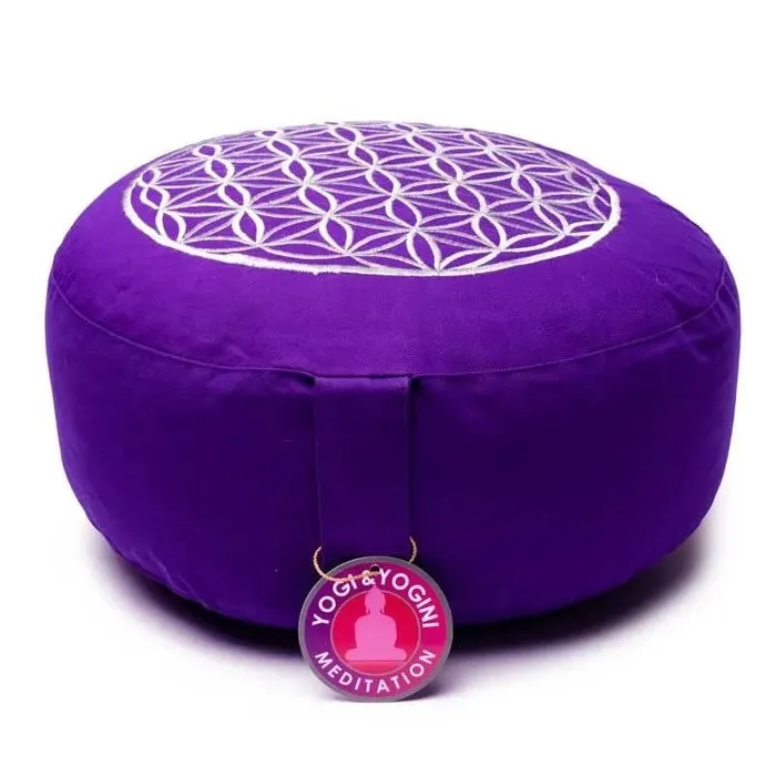 Meditatiekussen paars met levensbloem geborduurd