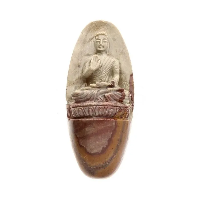 Shiva Lingam met ingekerfde boeddha
