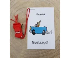 Kaartje met auto - Hoera Geslaagd!