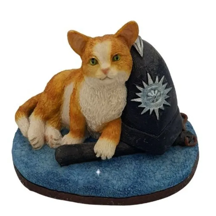 Rode kat politie met Bobby Cap