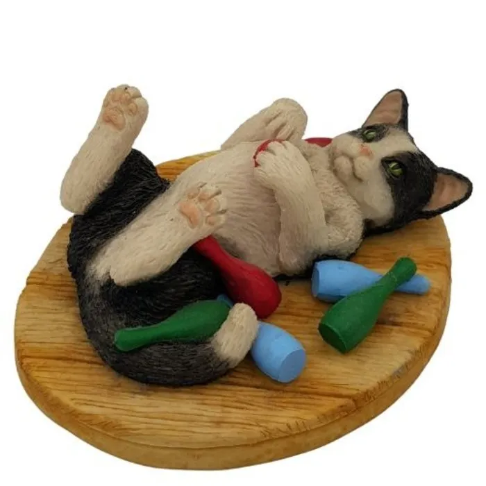 Katje speelt met kegelspel