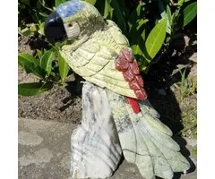 Papegaai gemaakt van speksteen