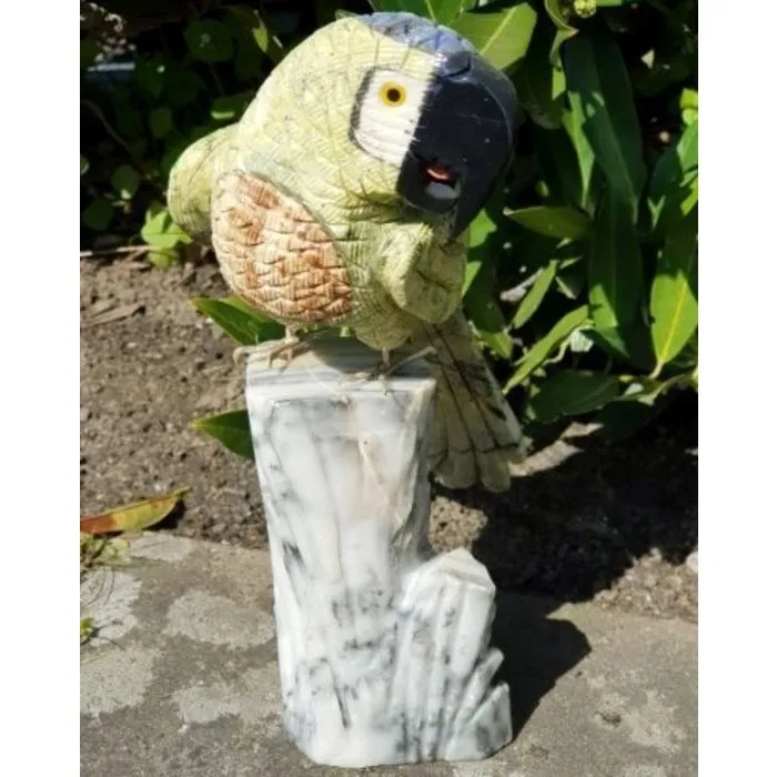 Papegaai gemaakt van speksteen