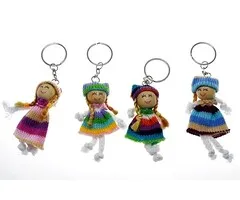 Gebreide poppetjes aan sleutelhanger 12 stuks