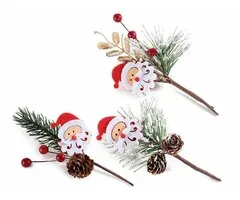 Boeket dennennaalden met Kerstman