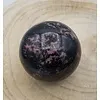 Edelsteen bol Rhodoniet 65 mm