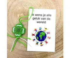 Kaartje met klaver wens je alle geluk van de wereld