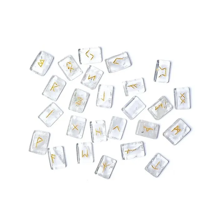 Runen Orakelset van bergkristal in fluwelen tasje