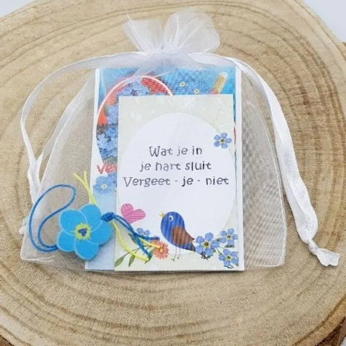 Vergeet mij niet bloemzaadjes in organzazakje