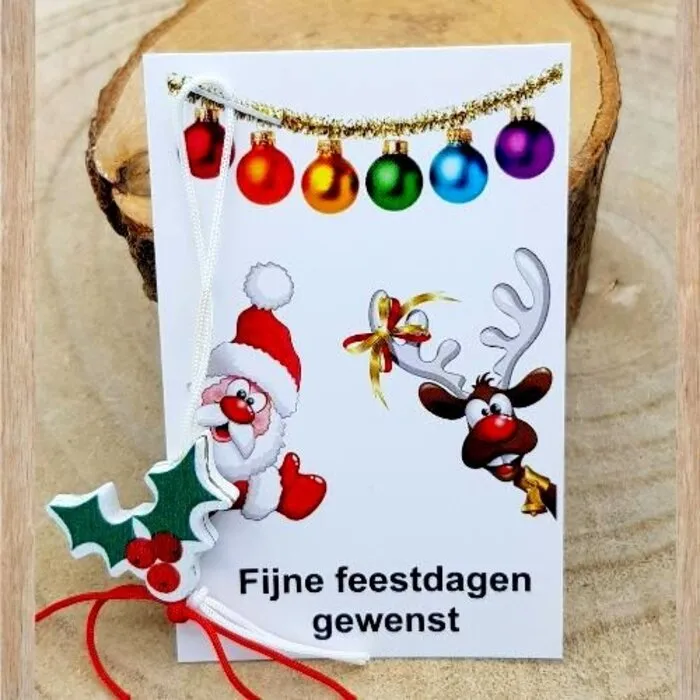 Kerstkaartje met kerstblad en besjes – kleine kerstattentie om uit te delen