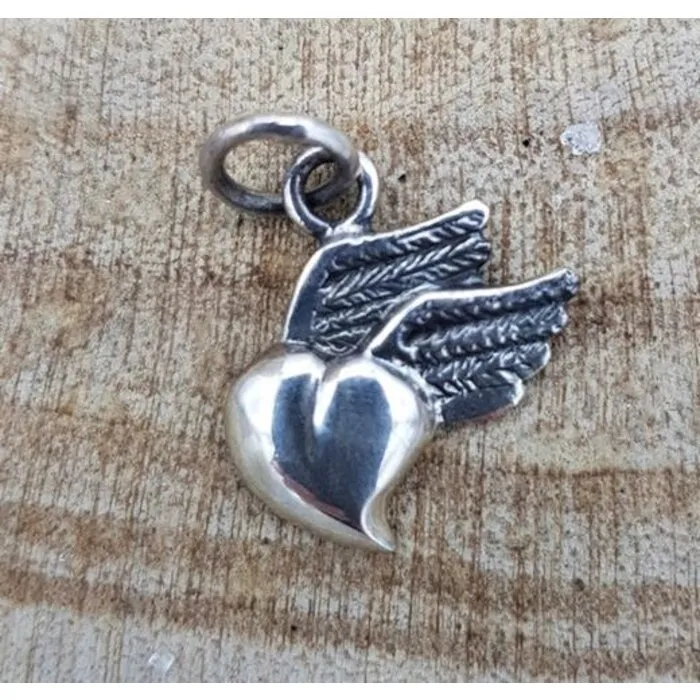 Hanger gevleugeld hartje zilver